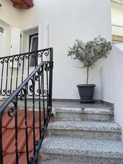 Bright & Spacious Near Center. Thessaloniki
